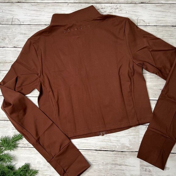 Balance Athletica cropped zip in cocoa L. Beautiful chocolate brown. - Picture 2 of 8